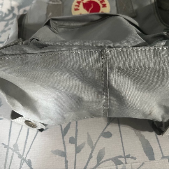 Mini Kånken Gray Backpack - Picture 4 of 4